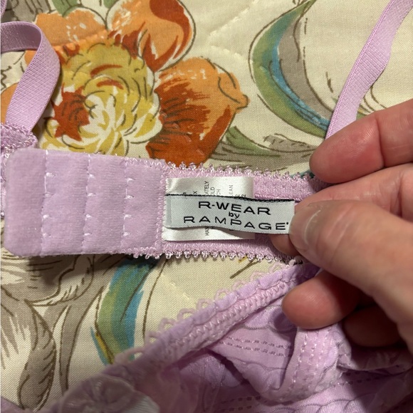 NWOT lot of 36B bras - Picture 6 of 7